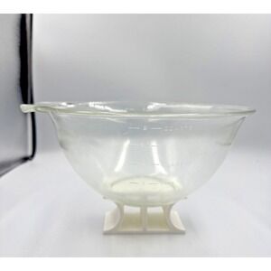 2 Vintage Pyrex Clear Teardrop Measuring Cup Bowls. 8c/2qts and 3c/1.5pts #33